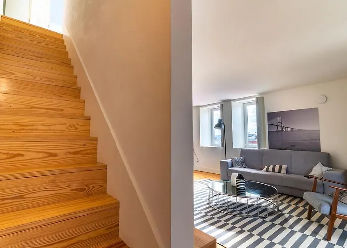 Amazing Rooftop At Center *