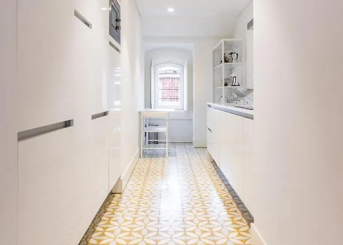 Amazing Rooftop At Center *