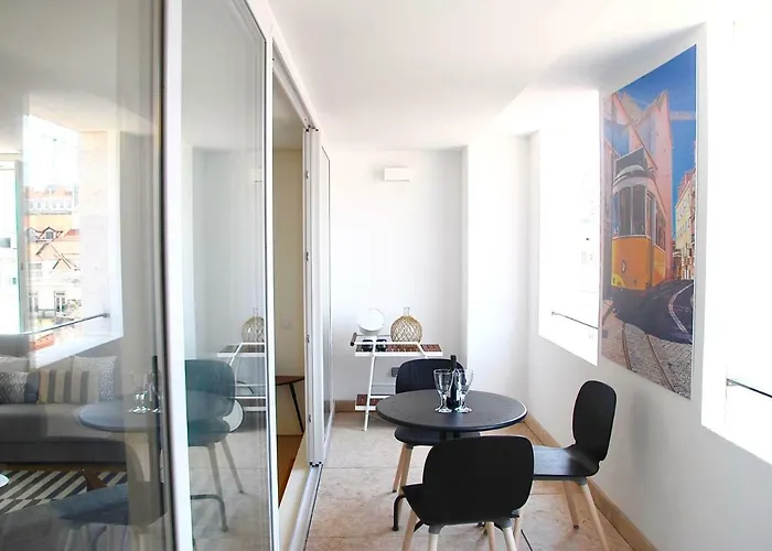 Amazing Rooftop At Center *