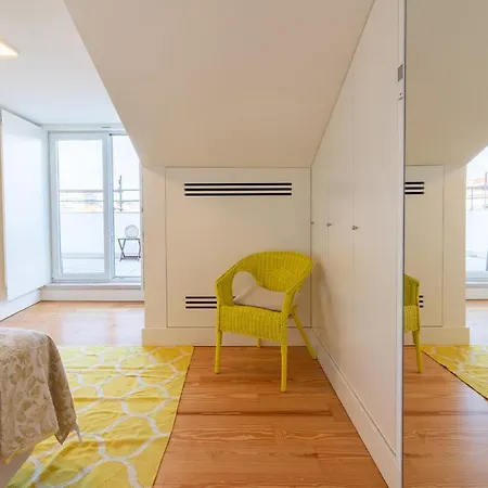 Amazing Rooftop At Center Apartment Lisbon
