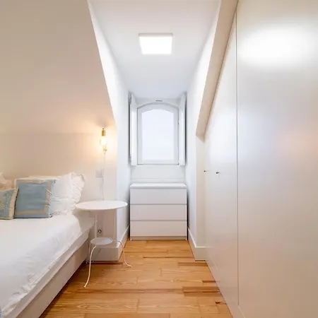 Amazing Rooftop At Center Apartment Lisbon